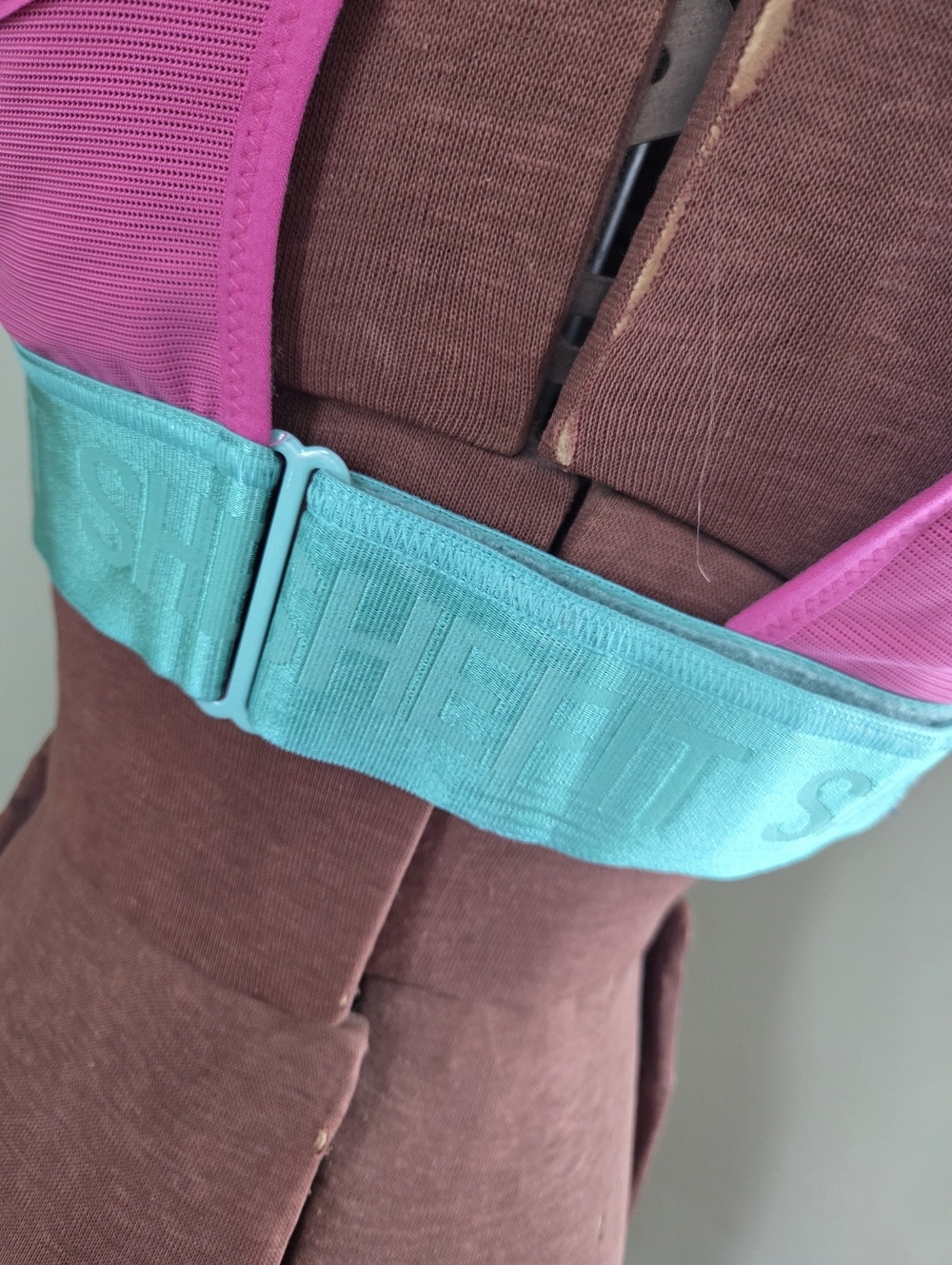SHEFIT Pink and Green Sports Bra, Medium, Zipper, Hook & Eye Closure - Picture 7 of 12